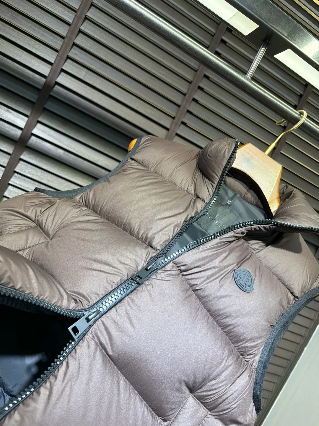 Men's Vests MONCLER 18261686