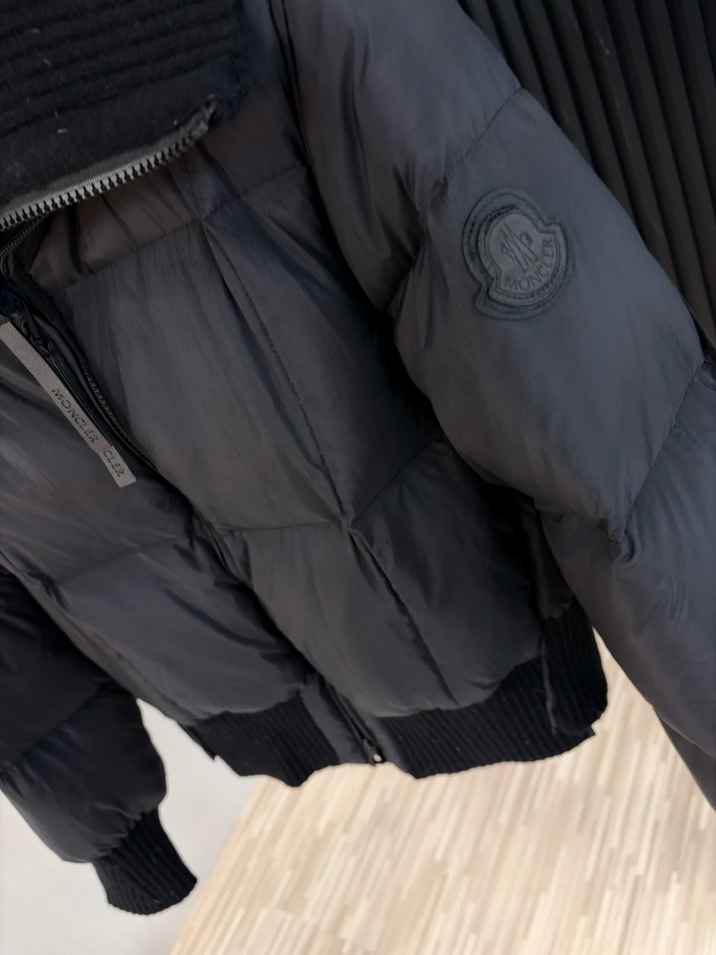 Women's Jackets And Down Jackets MONCLER 18335649