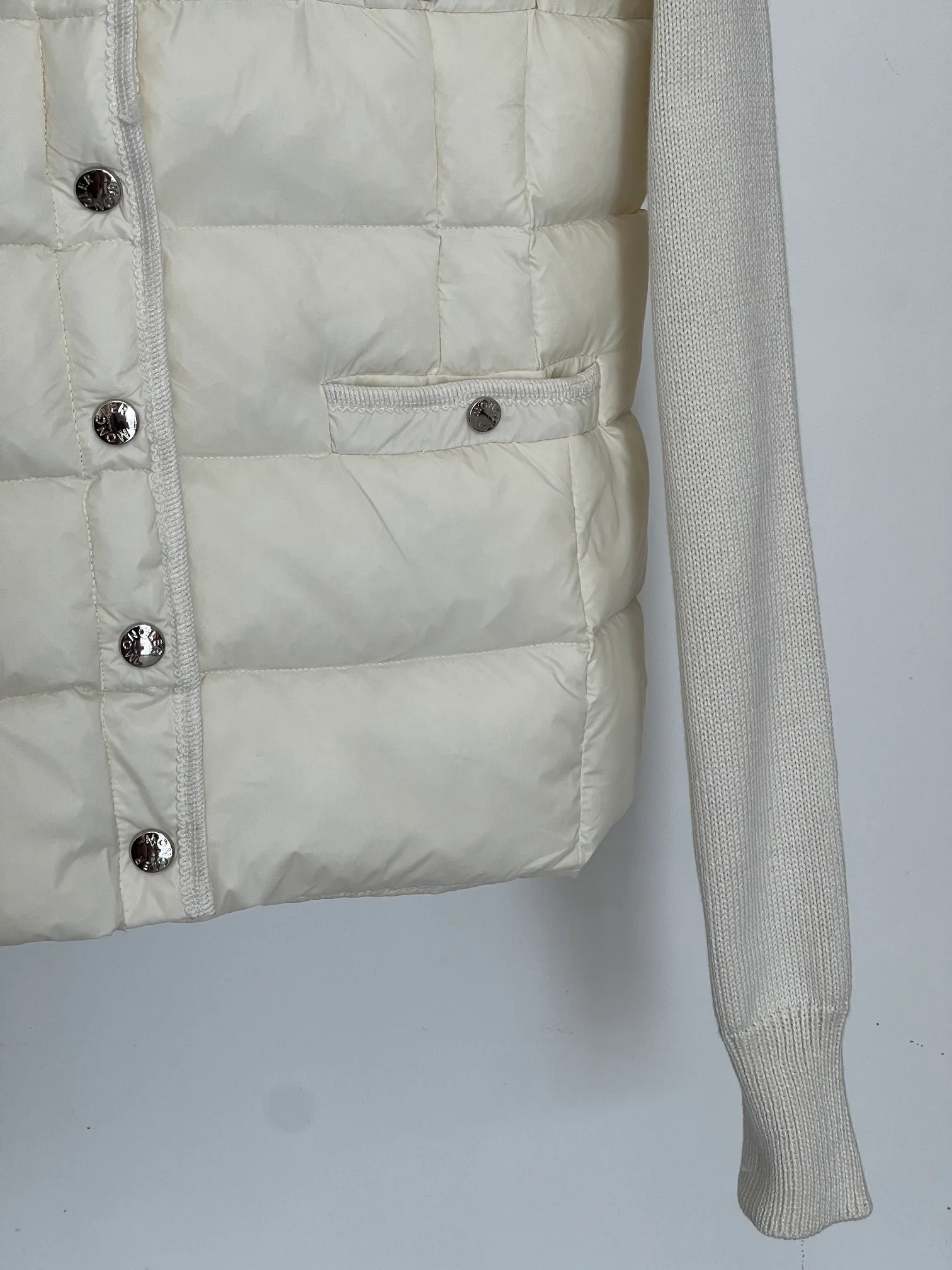 Women's Jackets And Down Jackets MONCLER 18416142