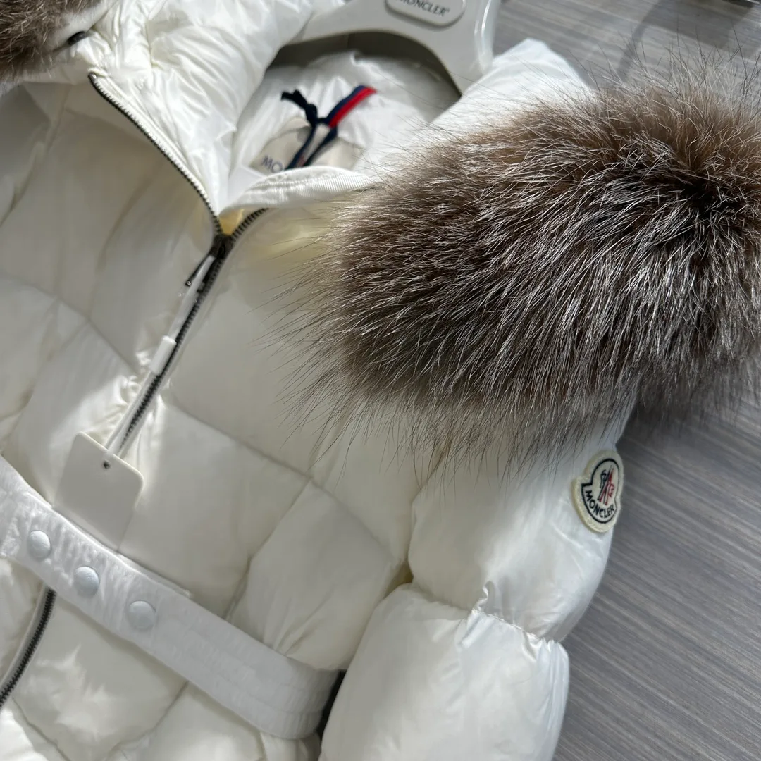 Women's Jackets And Down Jackets MONCLER 18130054