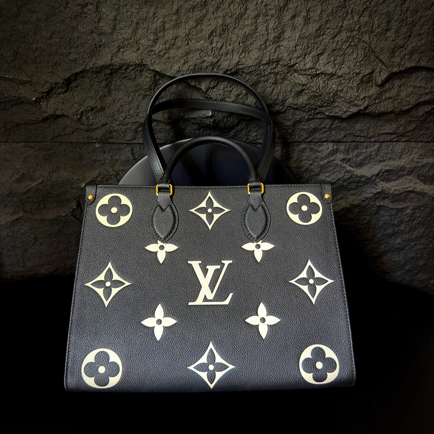 Women's Classic Handbags LOUIS VUITTON 17864858