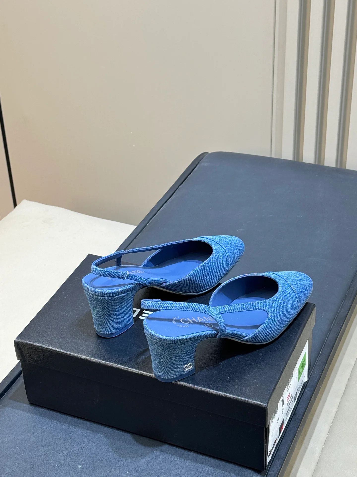 Women's Heels CHANEL 18073619