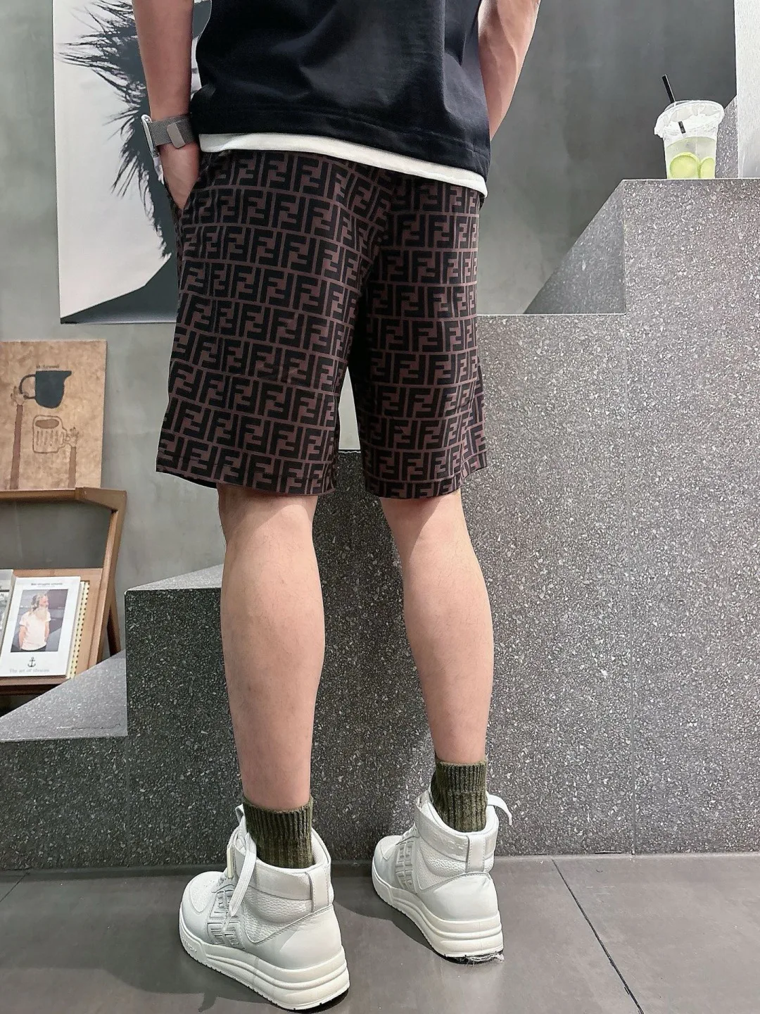 Men's Shorts FENDI 17468340