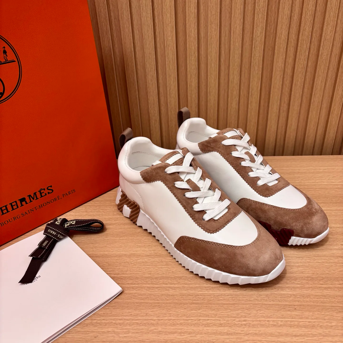 Women's Sneakers LOUIS VUITTON 18438925
