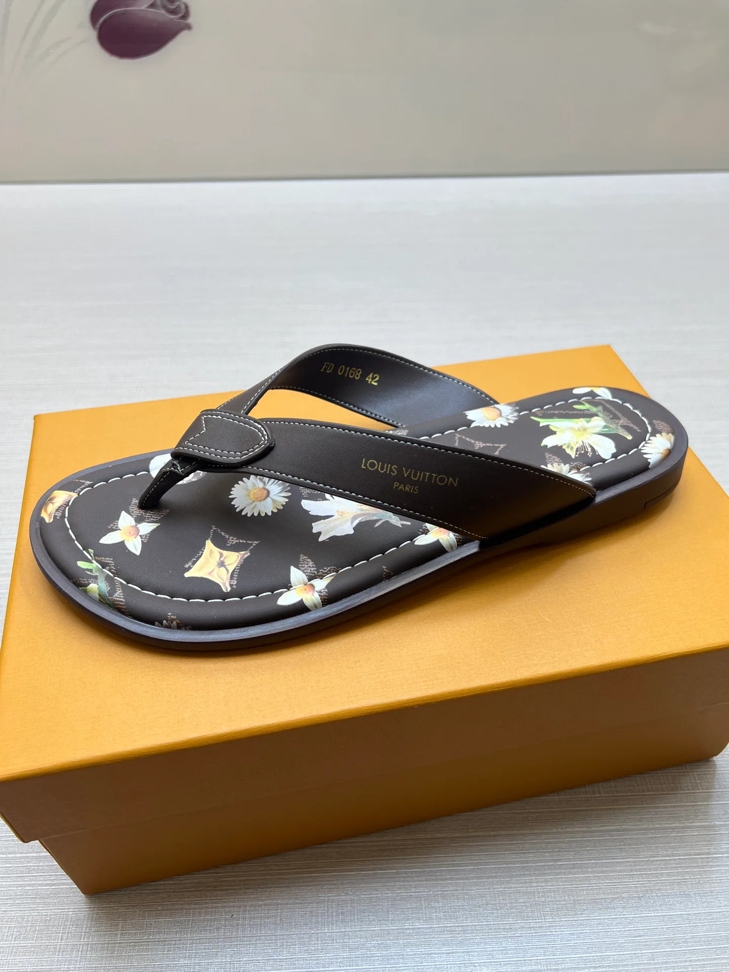 Men's Flip-Flops LOUIS VUITTON 17078845