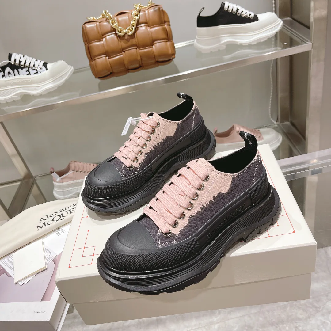 Кроссовки Женские Alexander Mcqueen 18561934