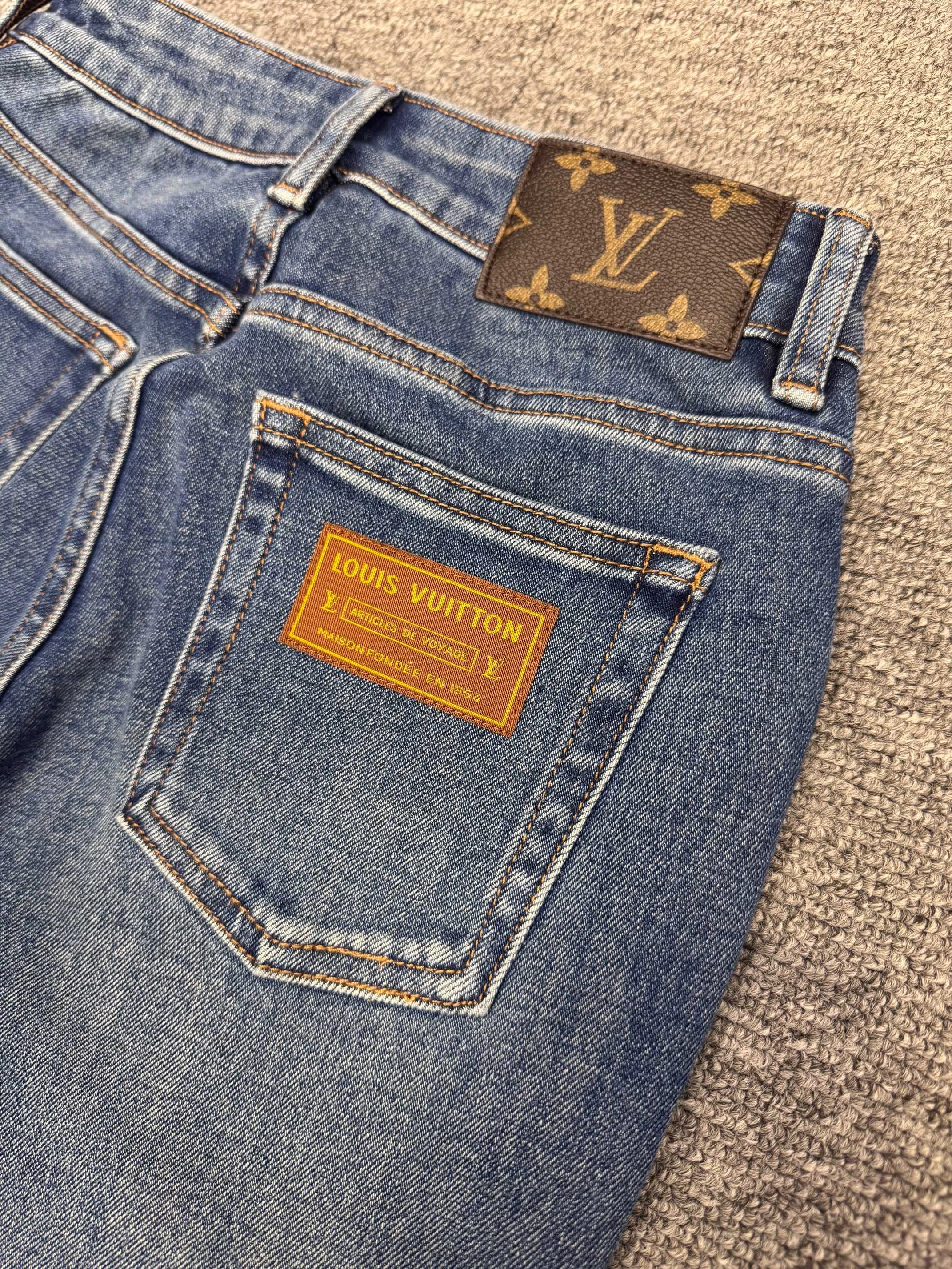 Women's Jeans LOUIS VUITTON 18031972