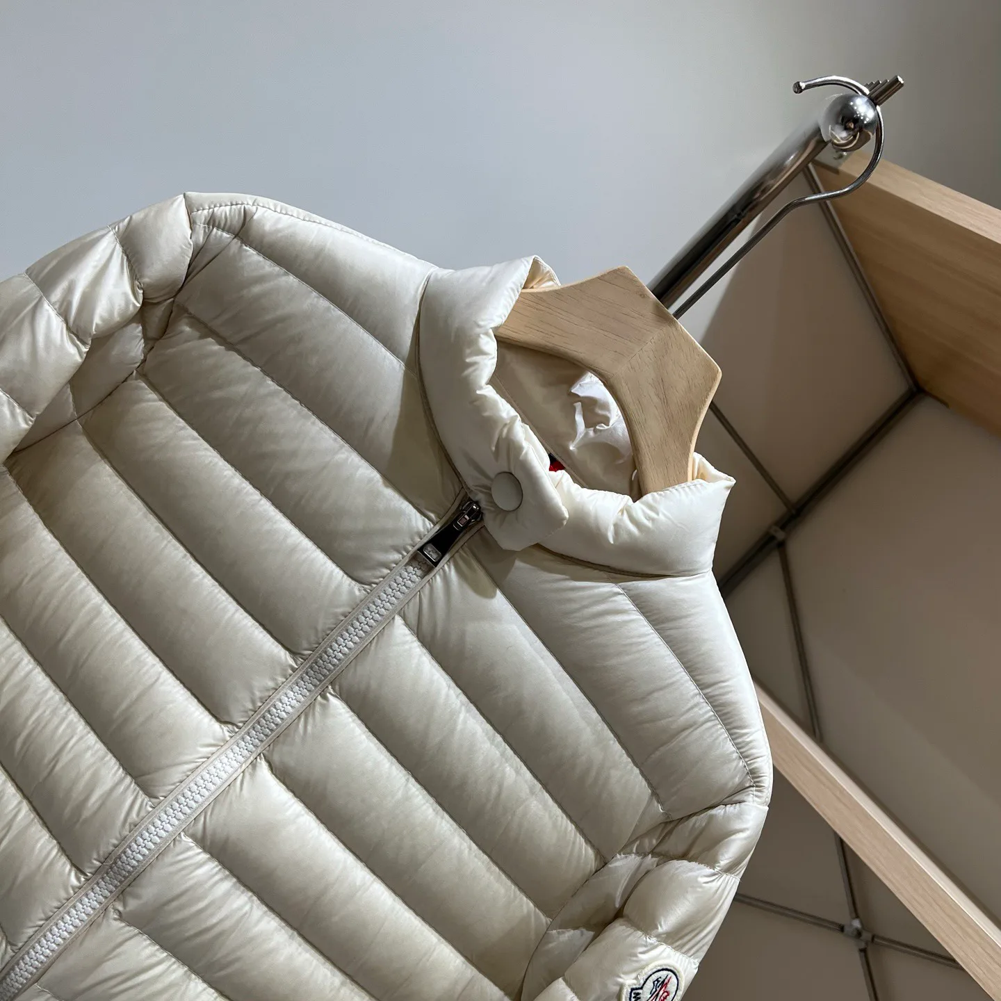 Women's Jackets And Down Jackets MONCLER 17812071