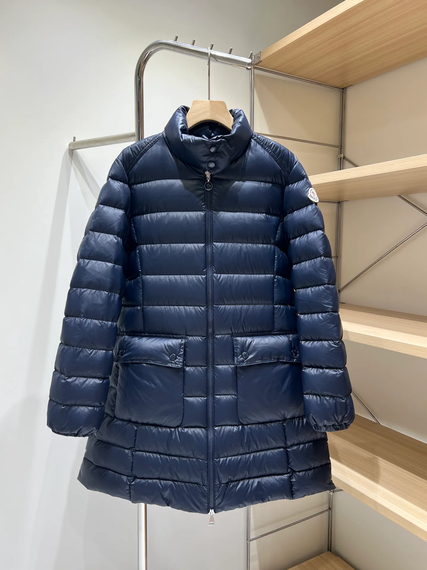 Women's Jackets And Down Jackets MONCLER 18284058
