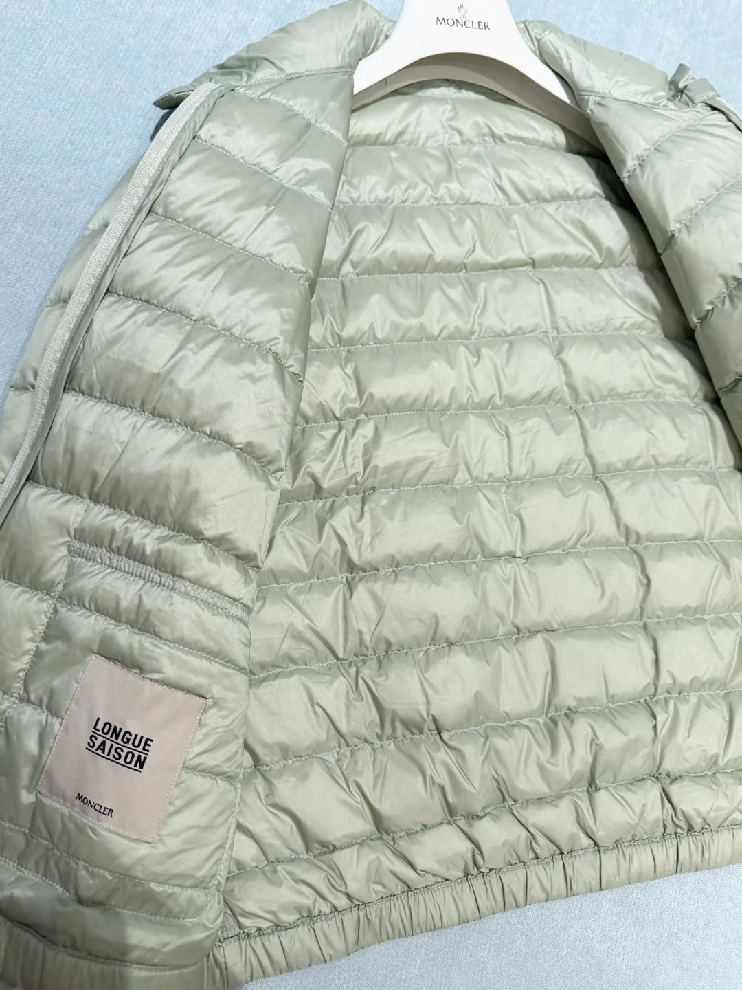 Women's Jackets And Down Jackets MONCLER 18049846