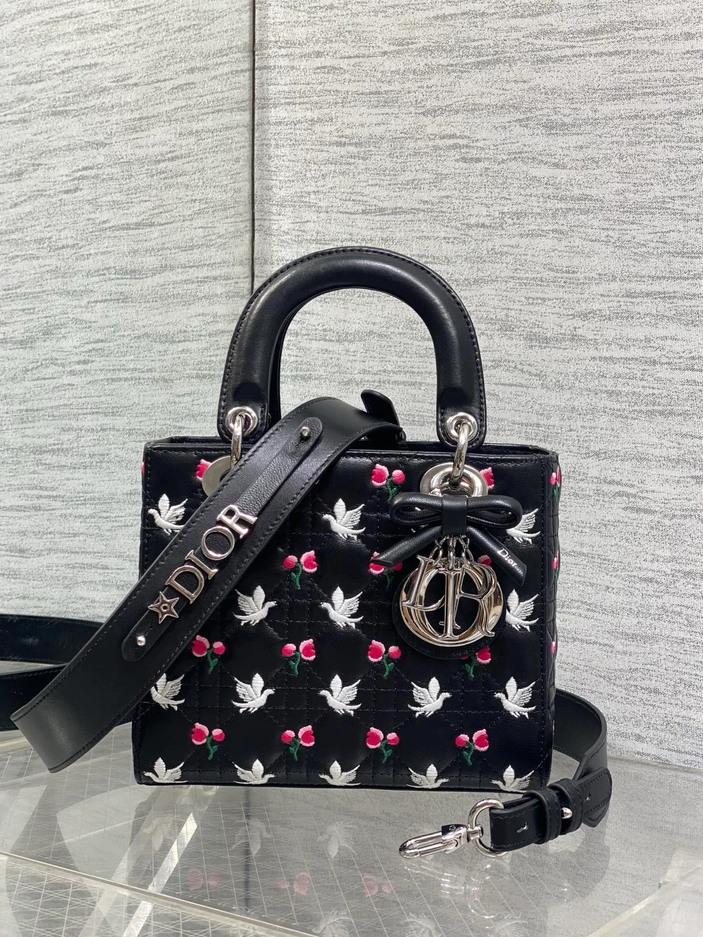 Women's Classic Handbags CHRISTIAN DIOR 17601334