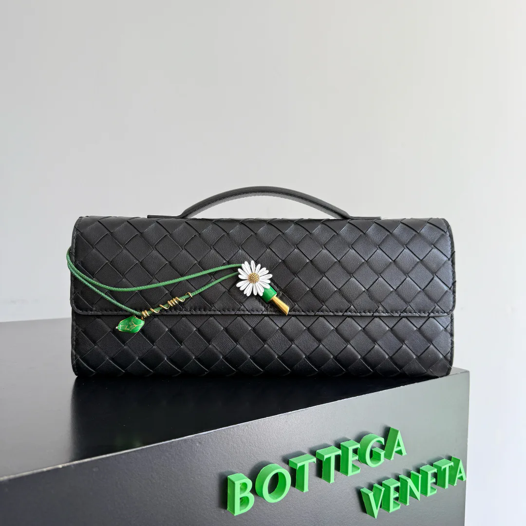 Women's Clutches BOTTEGA VENETA 18367561