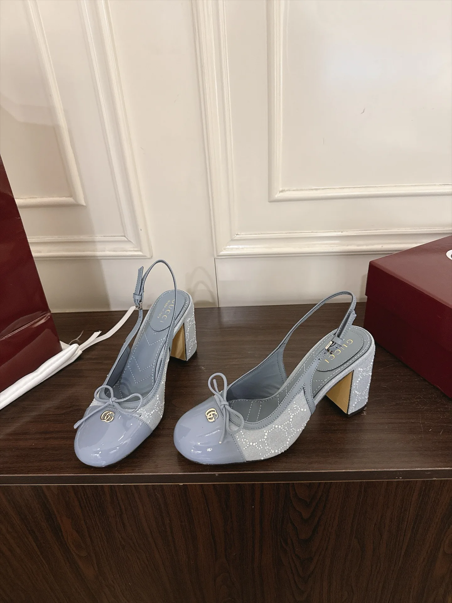 Women's Open-Toe Sandals GUCCI 18143134