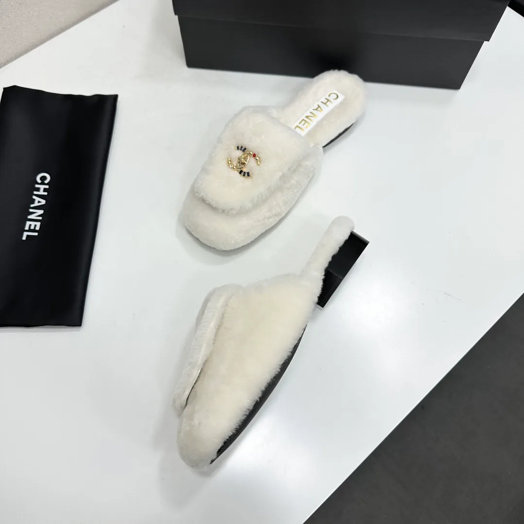 Women's Slippers CHANEL 18436112