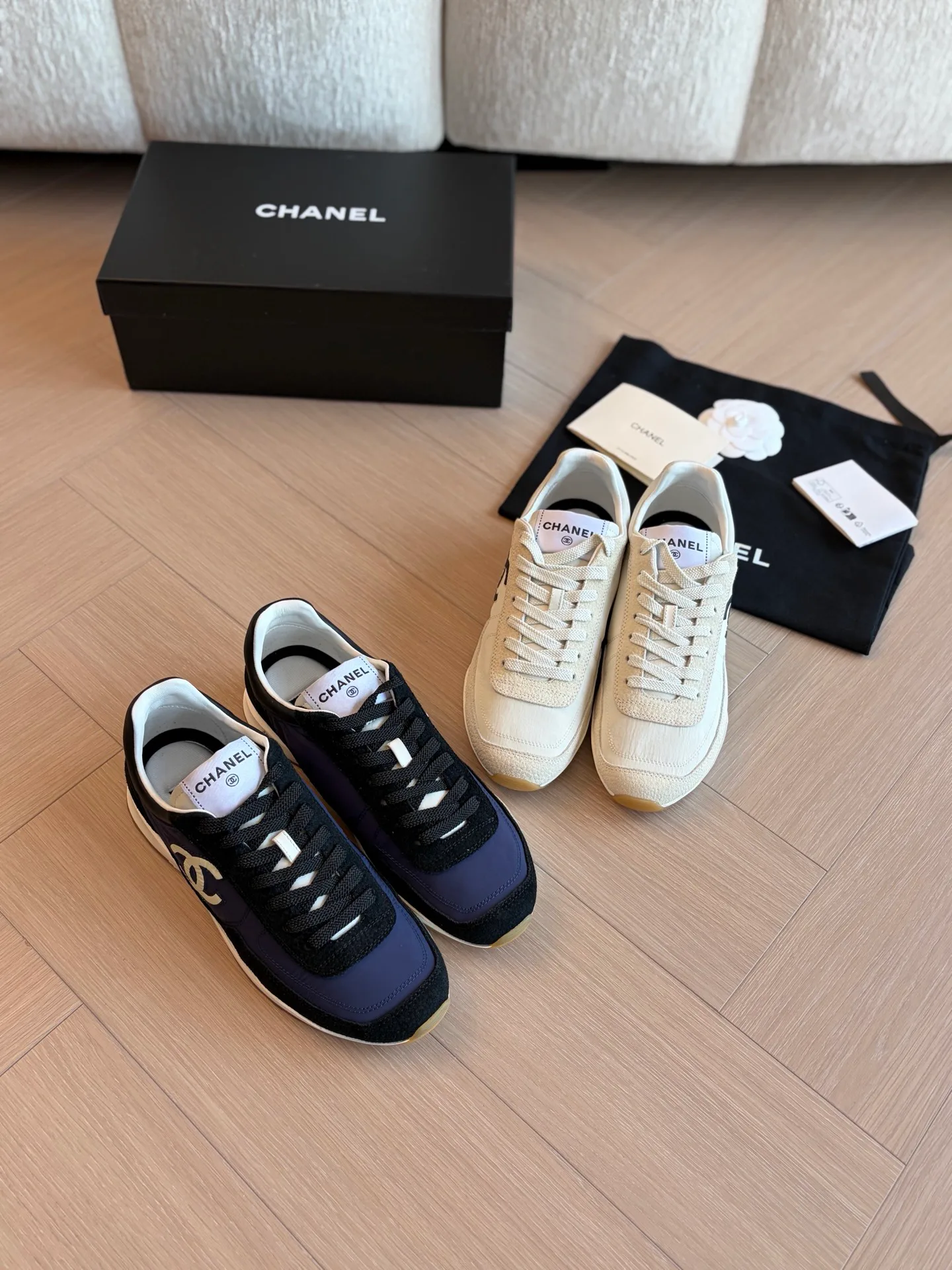 Women's Sneakers CHANEL 18063706