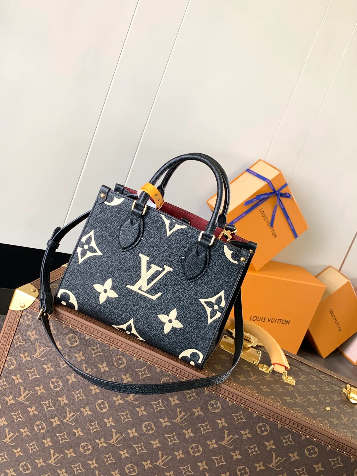 Women's Classic Handbags LOUIS VUITTON 18148124