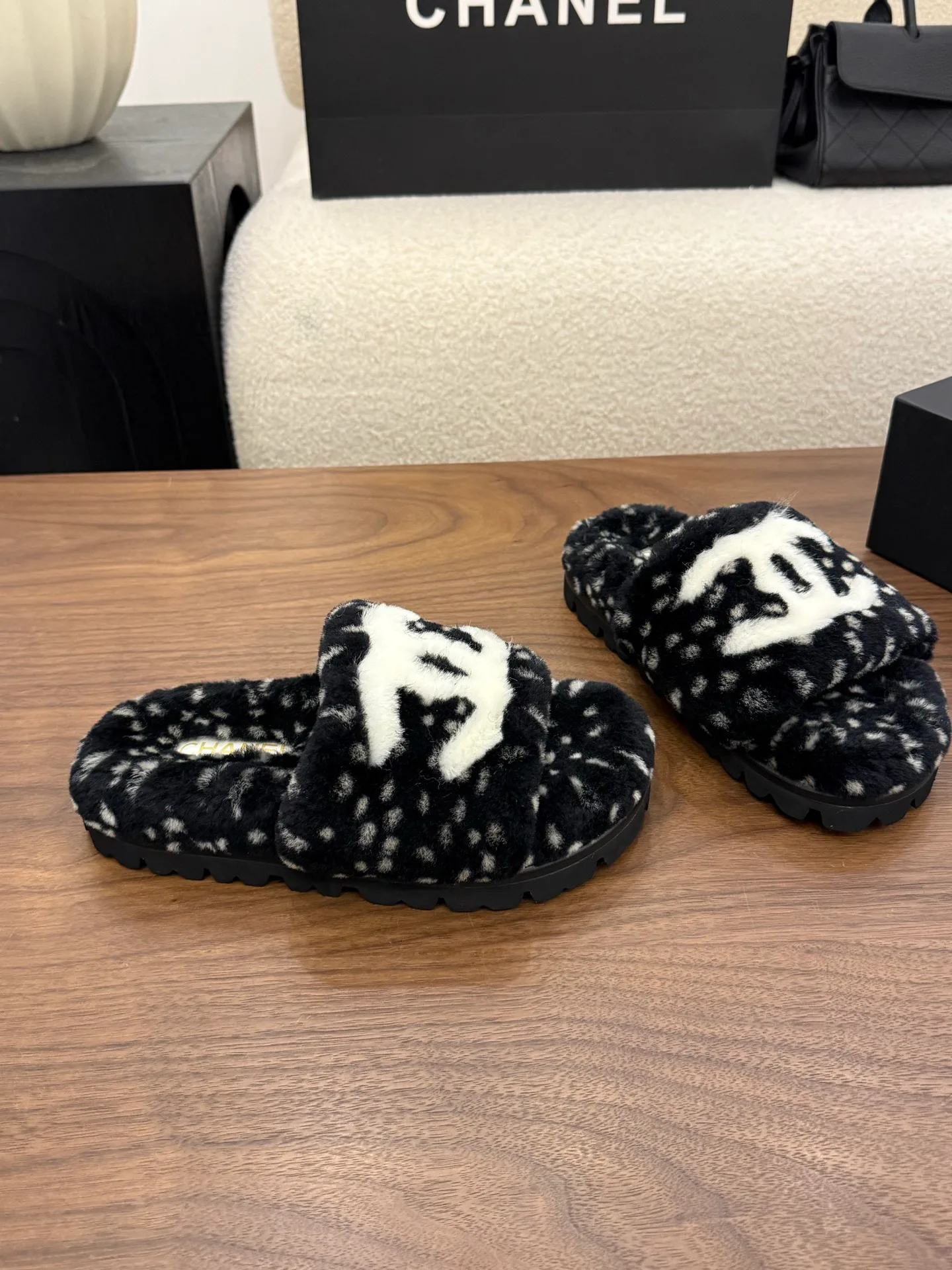 Women's Slippers CHANEL 18223636