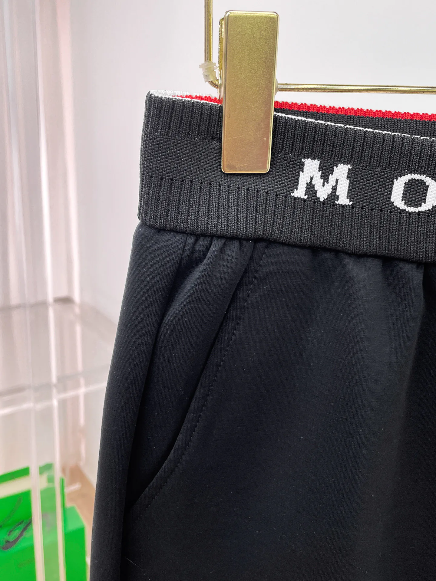 Men's Trousers MONCLER 18399359