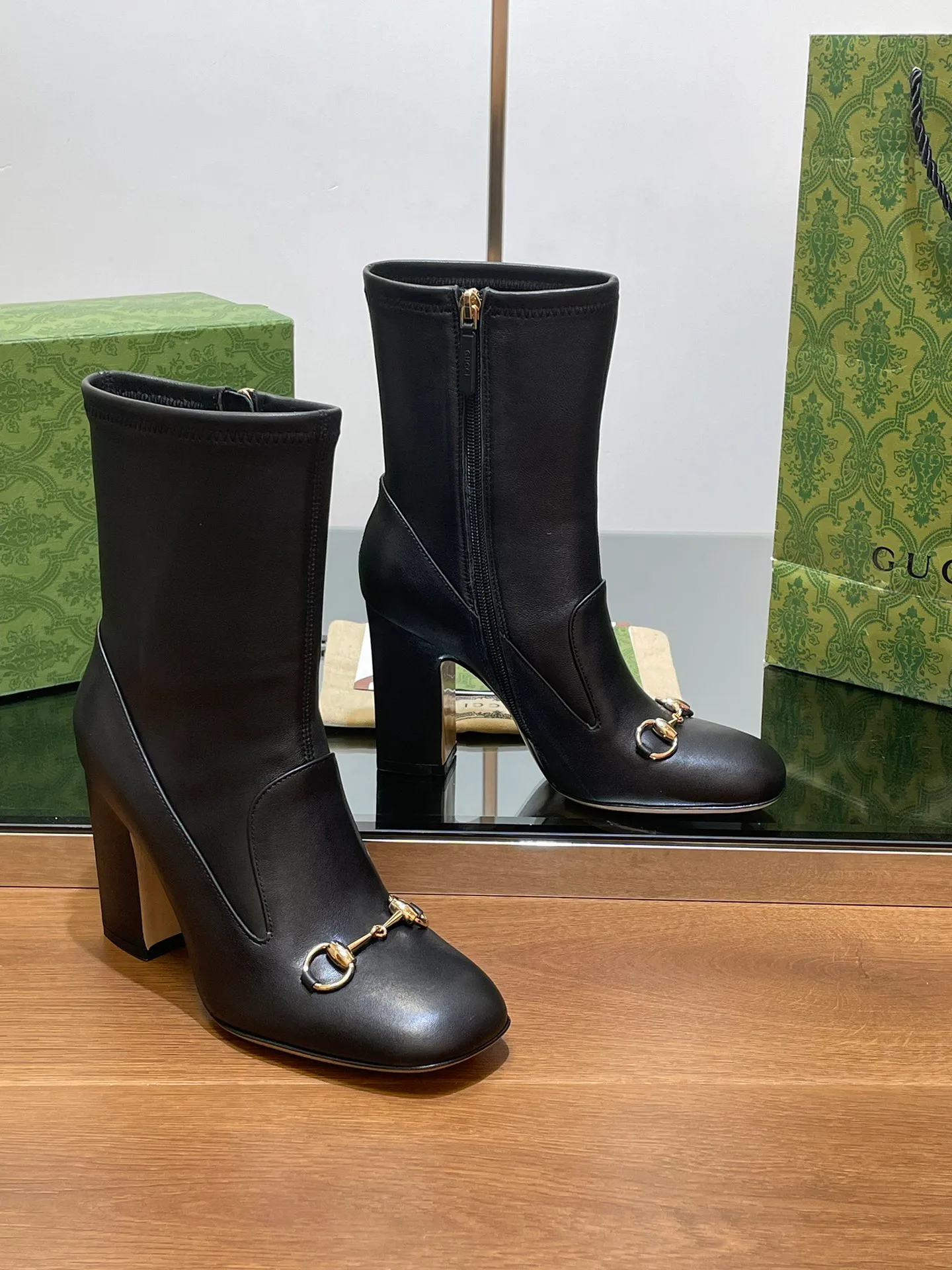 Women's Booties GUCCI 18083287