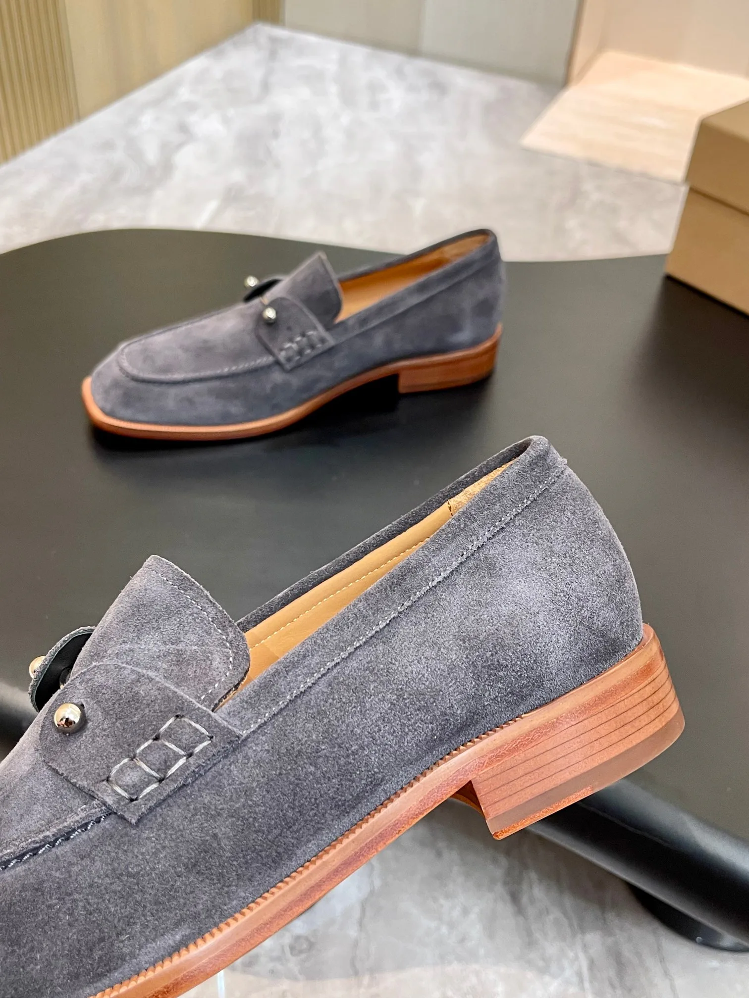 Men's Loafers And Dress Shoes CHRISTIAN LOUBOUTIN 18119146