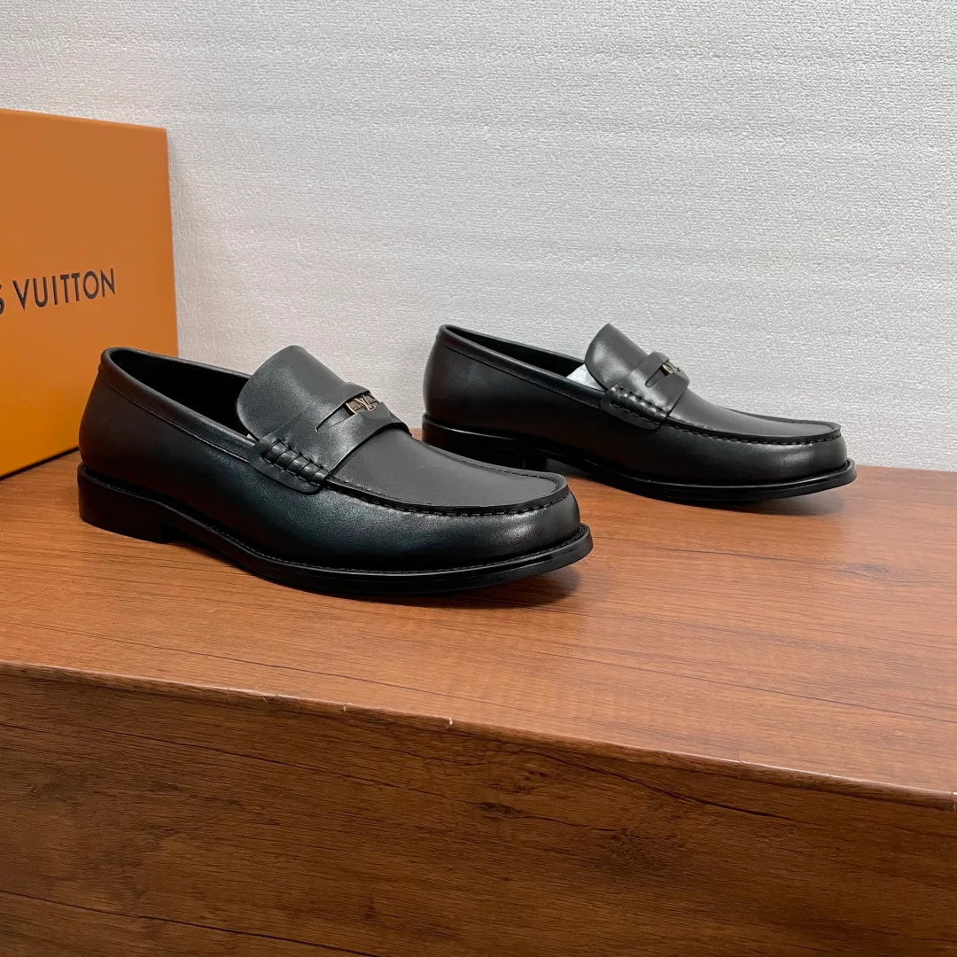Men's Loafers And Dress Shoes LOUIS VUITTON 18197837