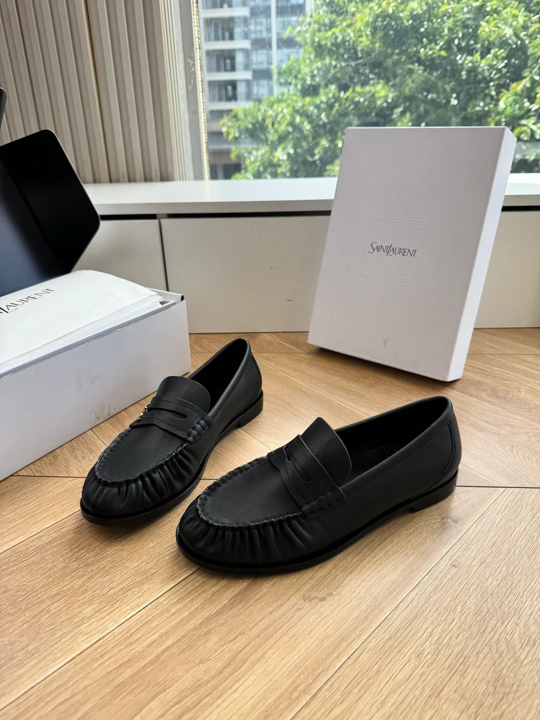 Women's Loafers And Moccasins SAINT LAURENT 17569098