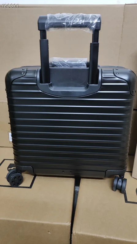 Чемоданы Rimowa 18667631
