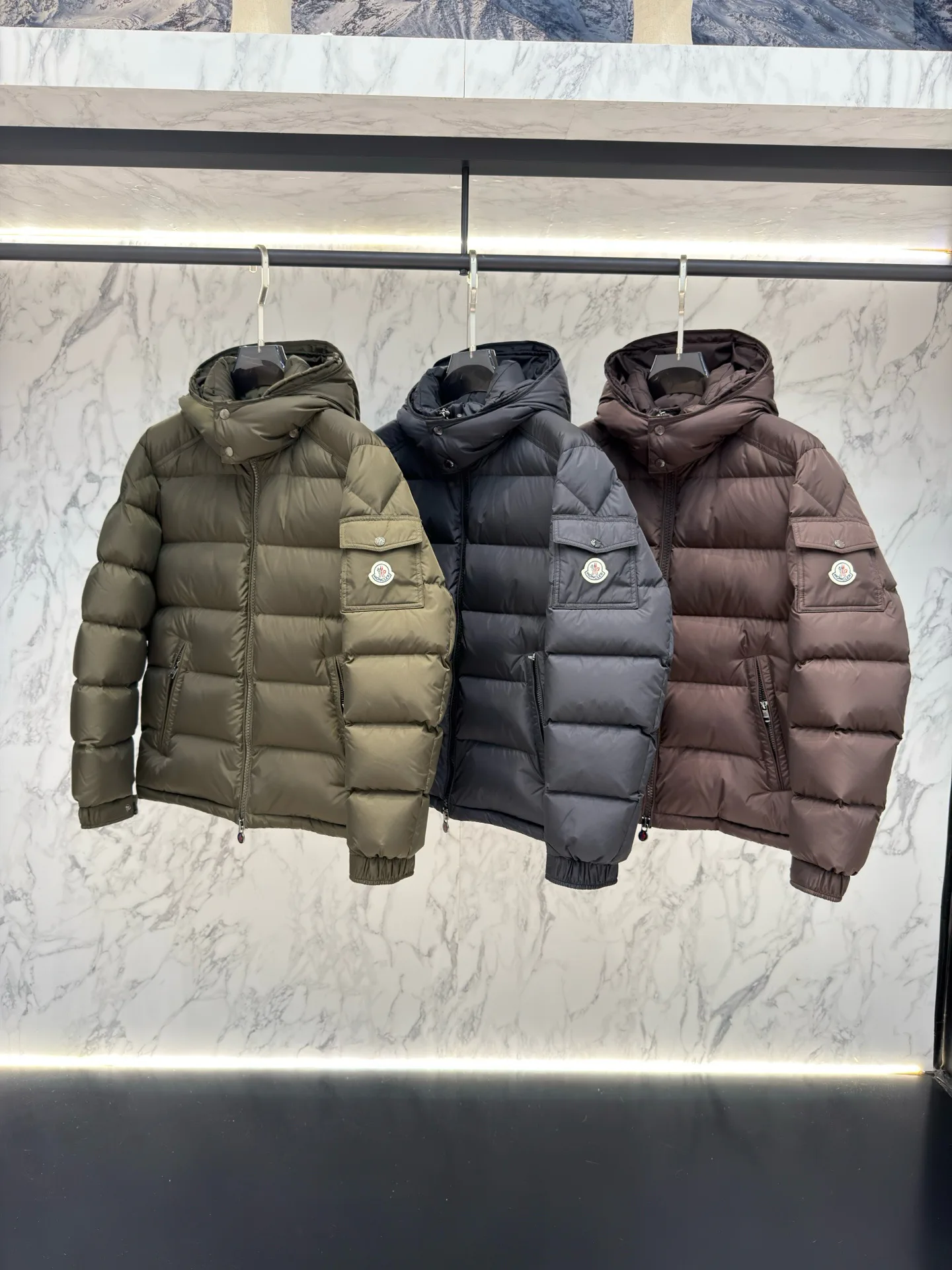 Куртки И Пуховики Мужские Moncler 18681352