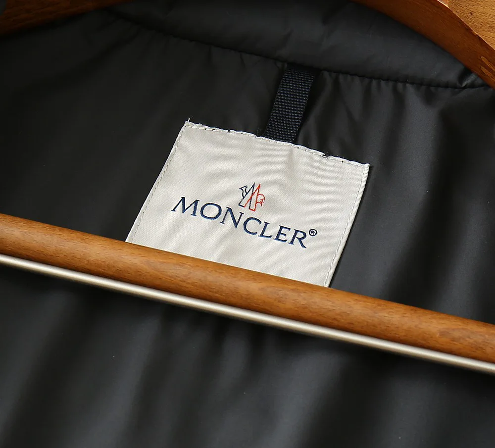 Women's Vests MONCLER 18188872