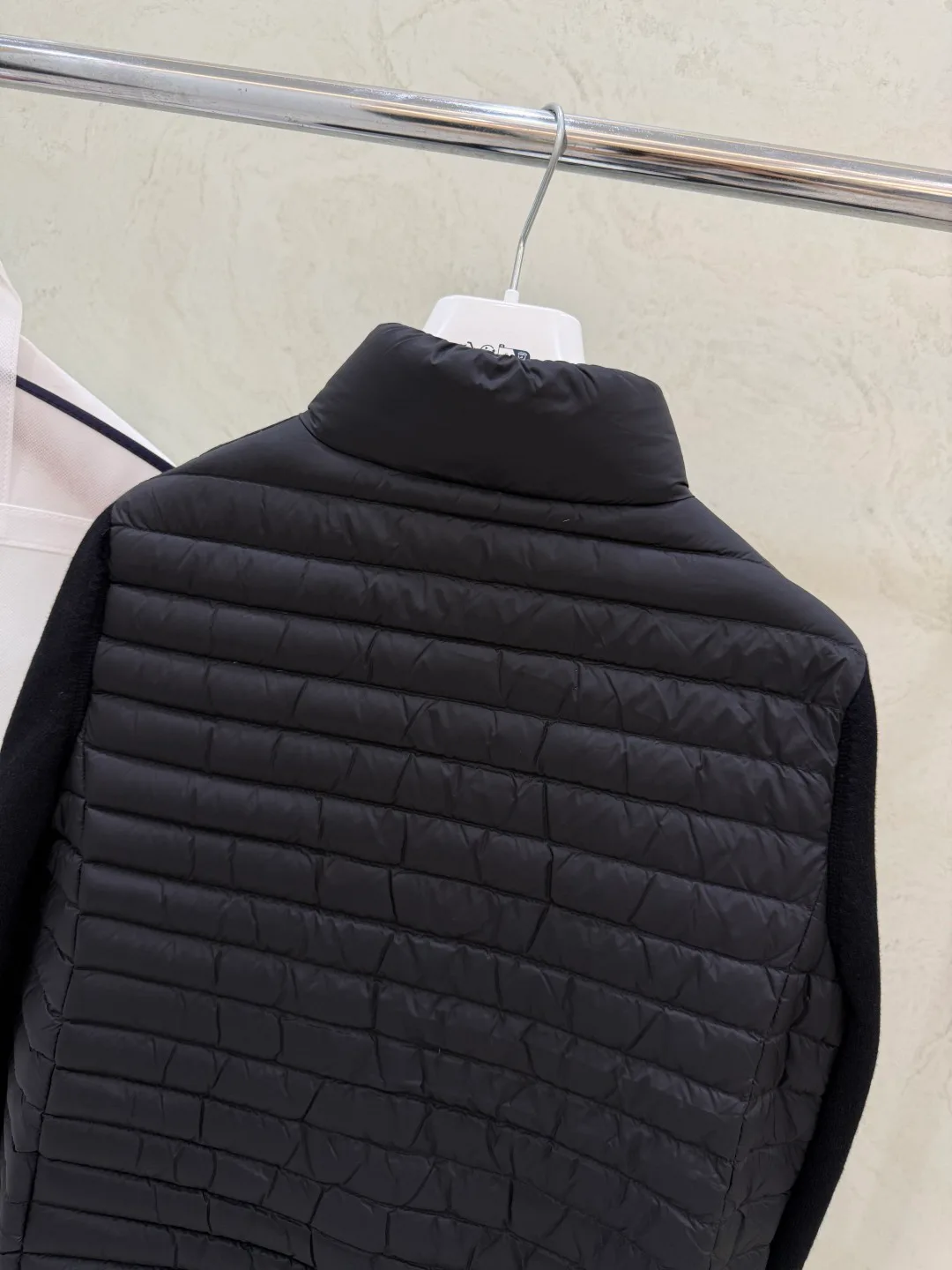 Women's Jackets And Down Jackets MONCLER 17918888