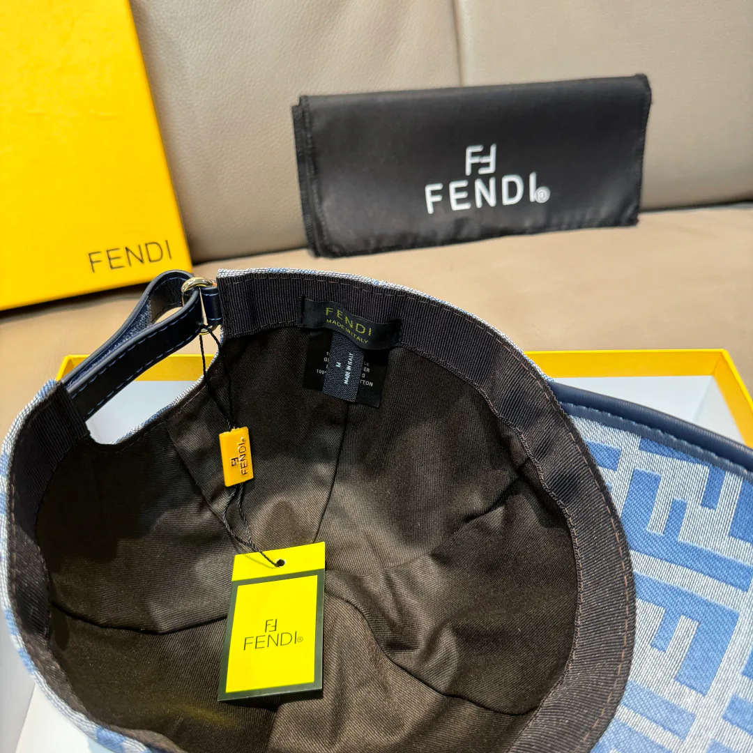 Hats FENDI 17515284