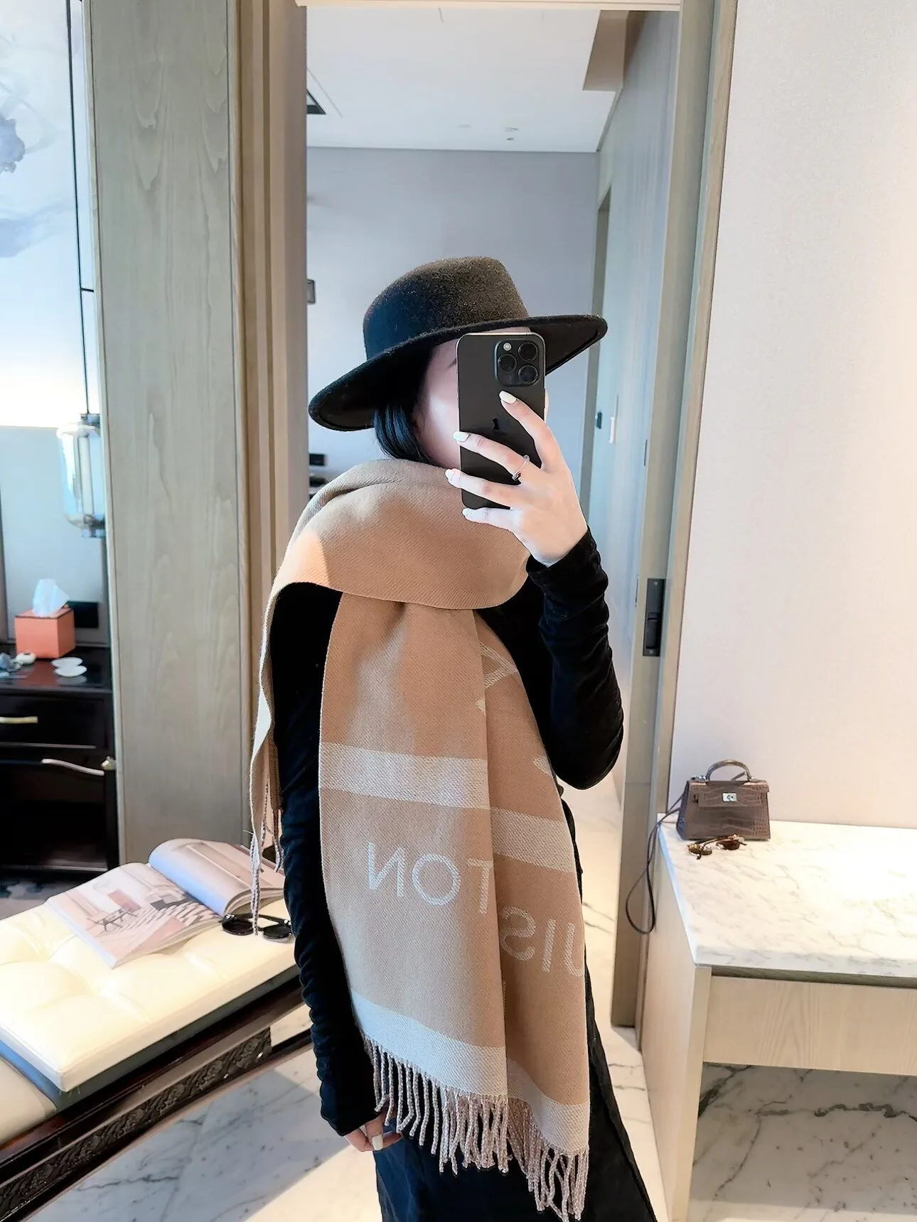 Scarves LOUIS VUITTON 18002827