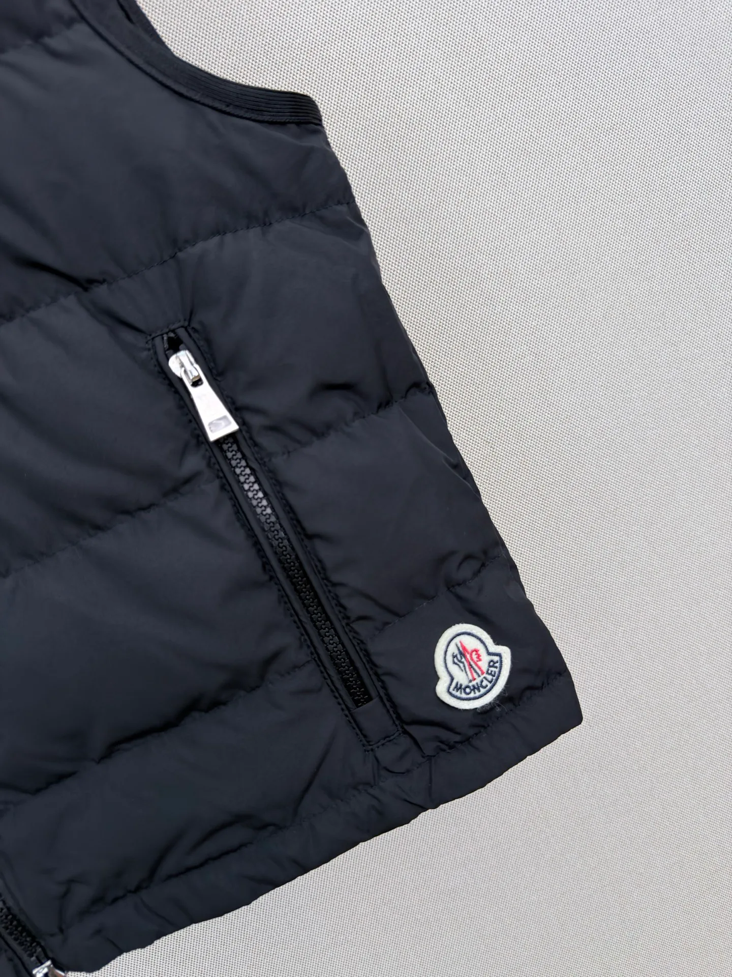 Women's Jackets And Down Jackets MONCLER 17919448