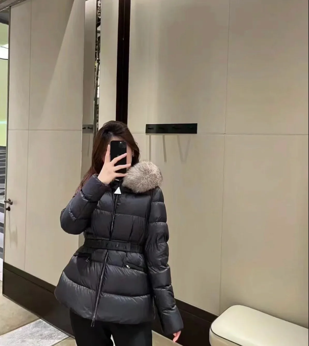 Women's Jackets And Down Jackets MONCLER 18130047