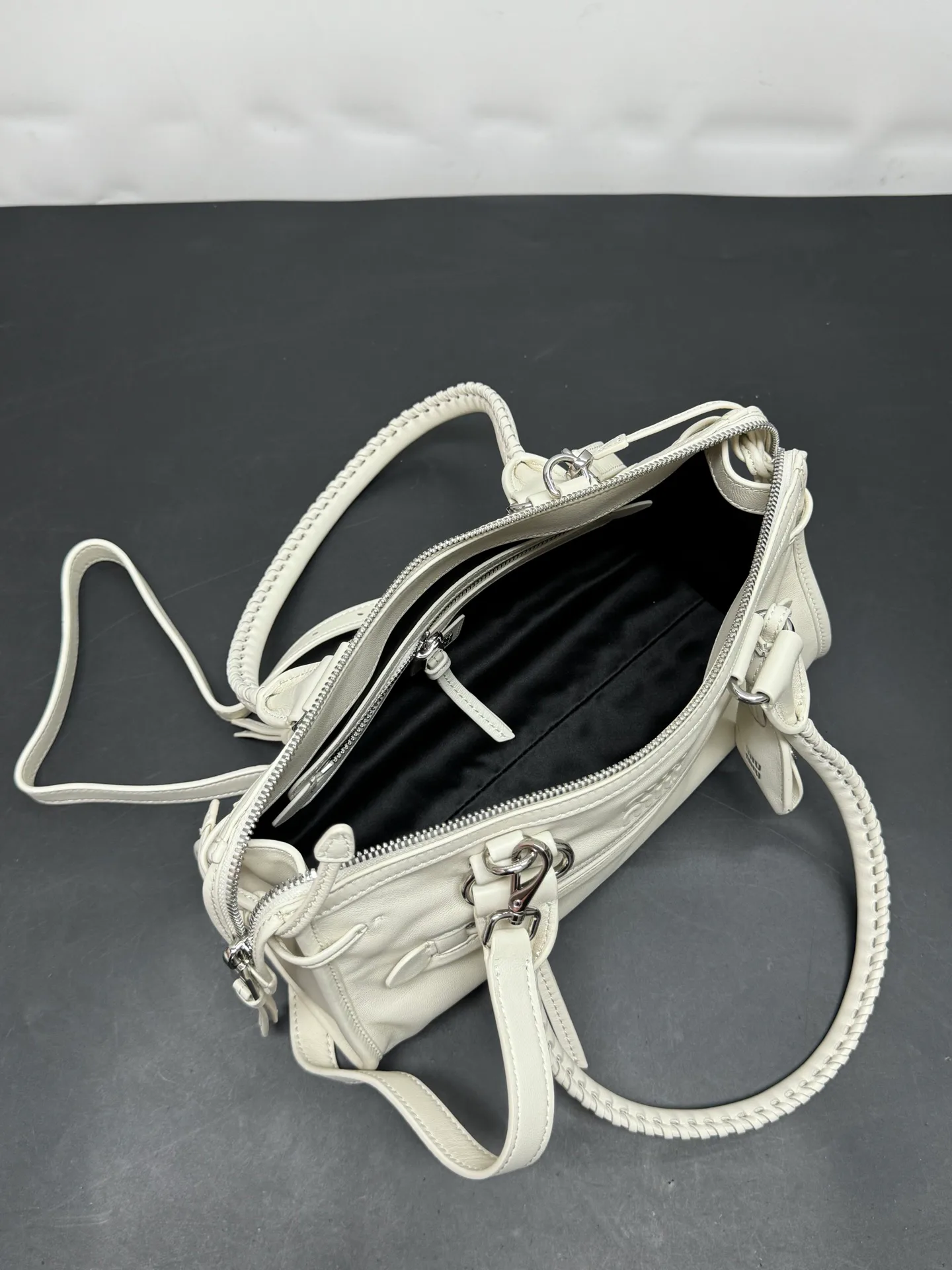 Women's Classic Handbags MIU MIU 18321235