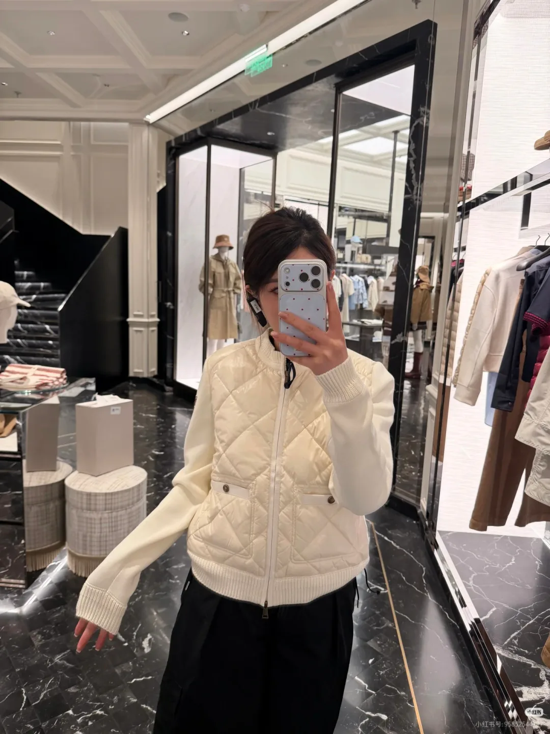 Women's Jackets And Down Jackets MONCLER 18159542