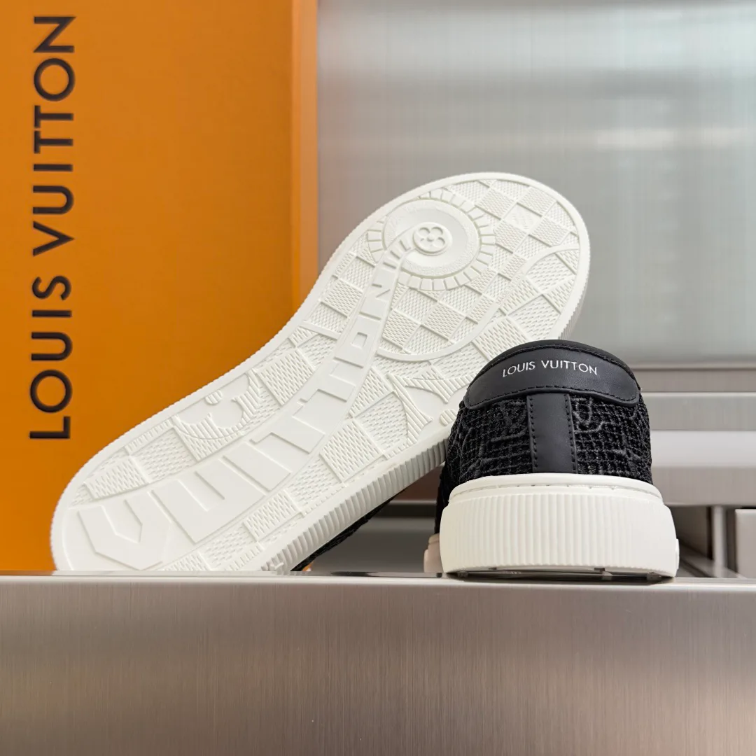 Women's Sneakers LOUIS VUITTON 17950715