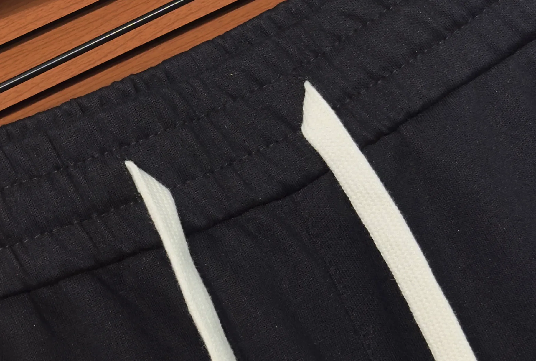 Men's Trousers MONCLER 18098312