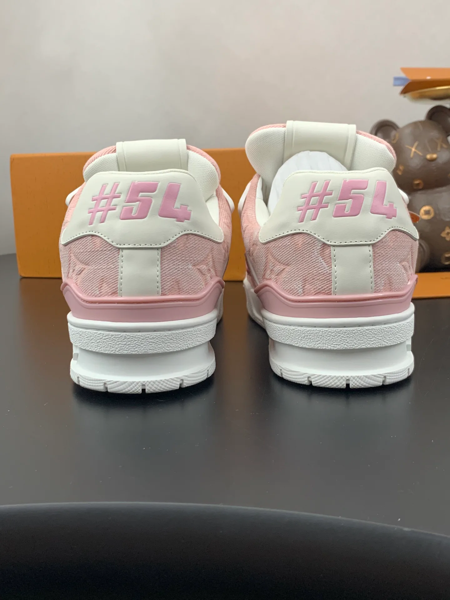 Women's Sneakers LOUIS VUITTON 17545274