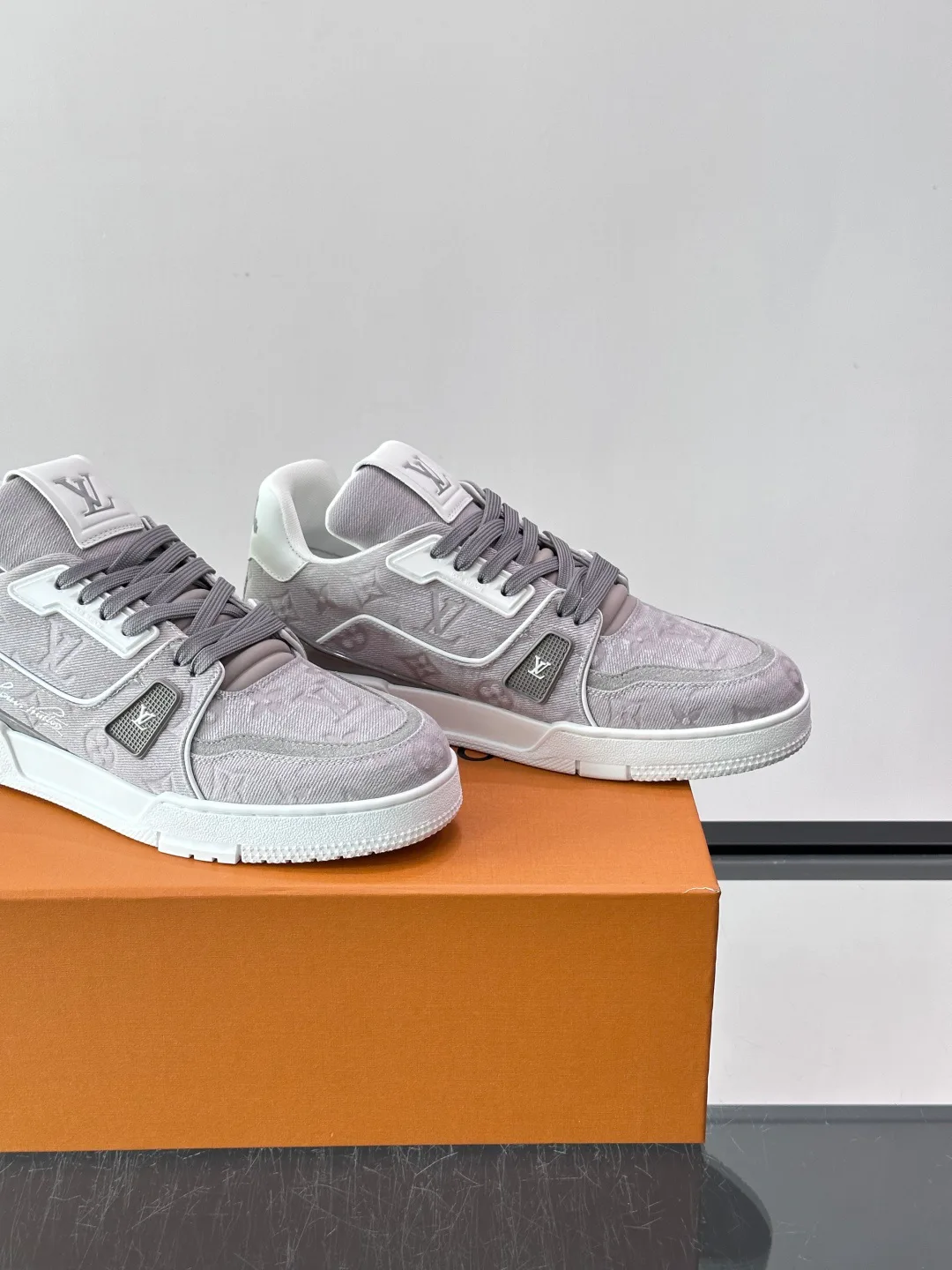 Men's Sneakers LOUIS VUITTON 17982449