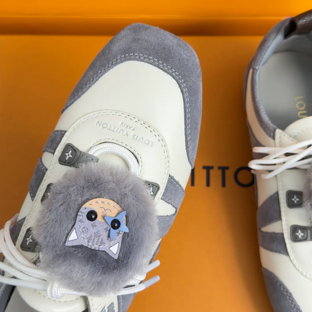 Women's Sneakers LOUIS VUITTON 17415513