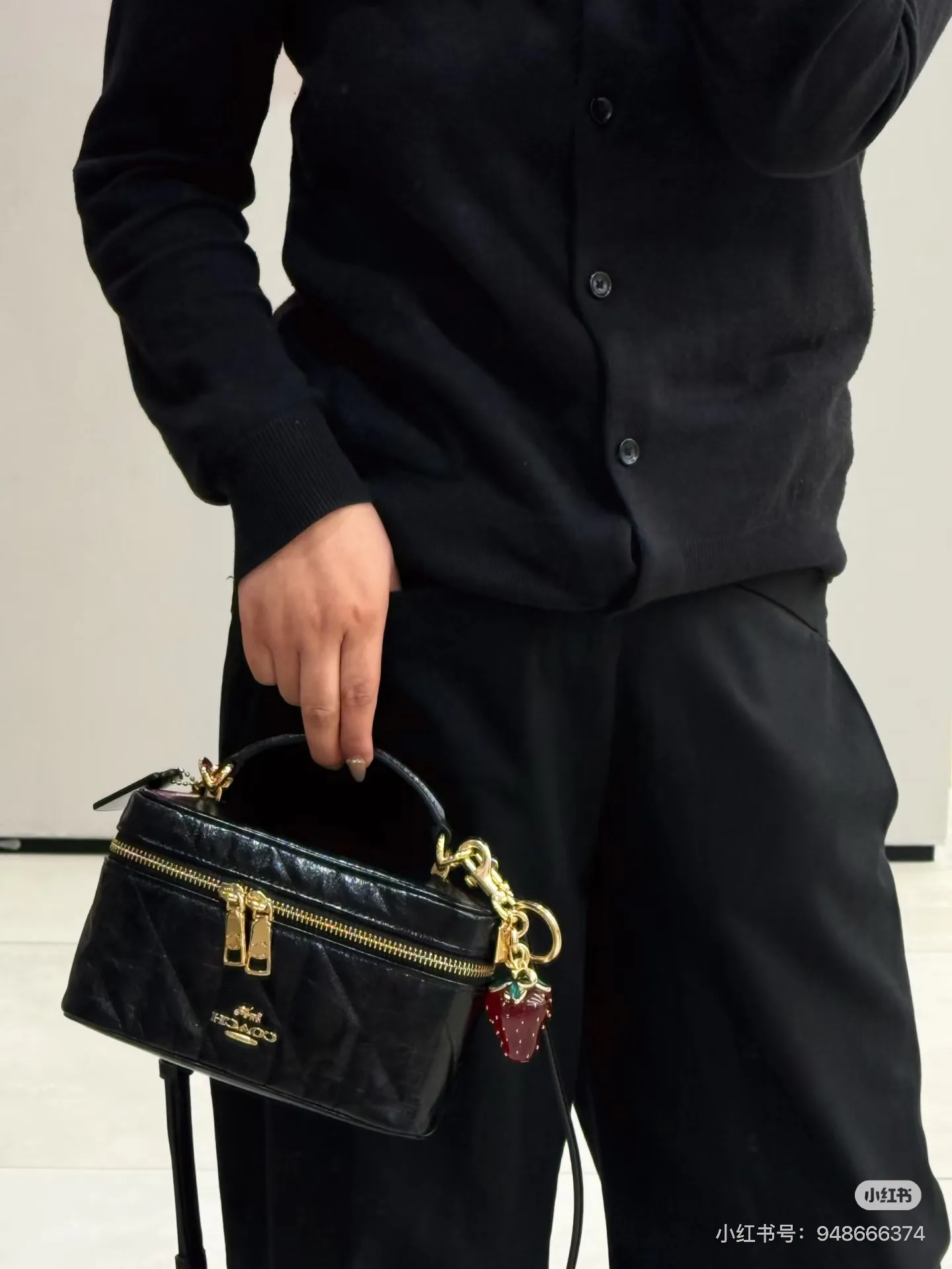 Women's Classic Handbags COACH 17961053