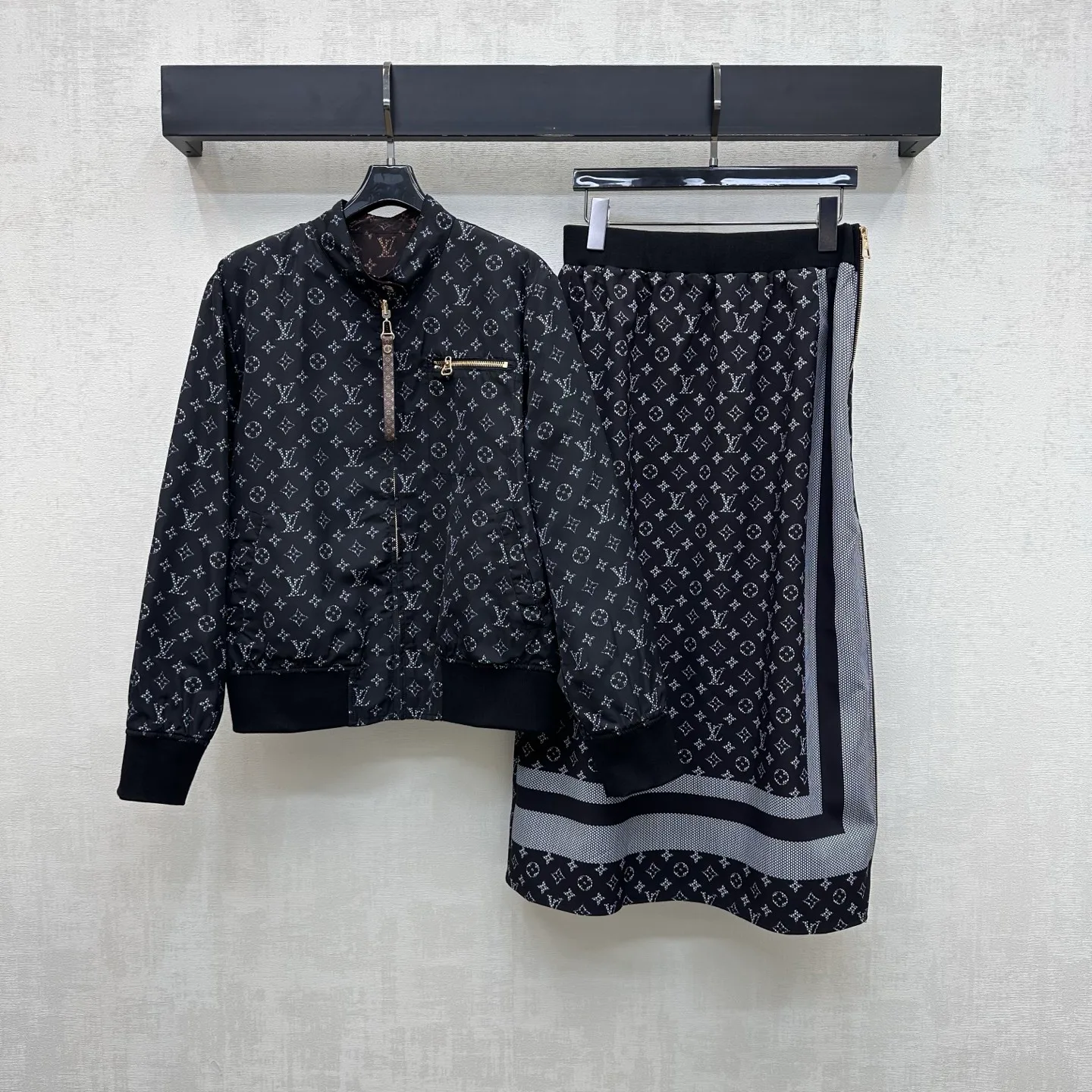 Women's Skirts LOUIS VUITTON 18023226