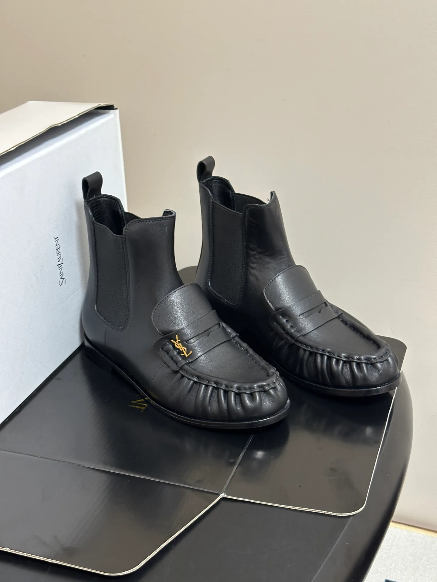 Women's Booties SAINT LAURENT 18340999