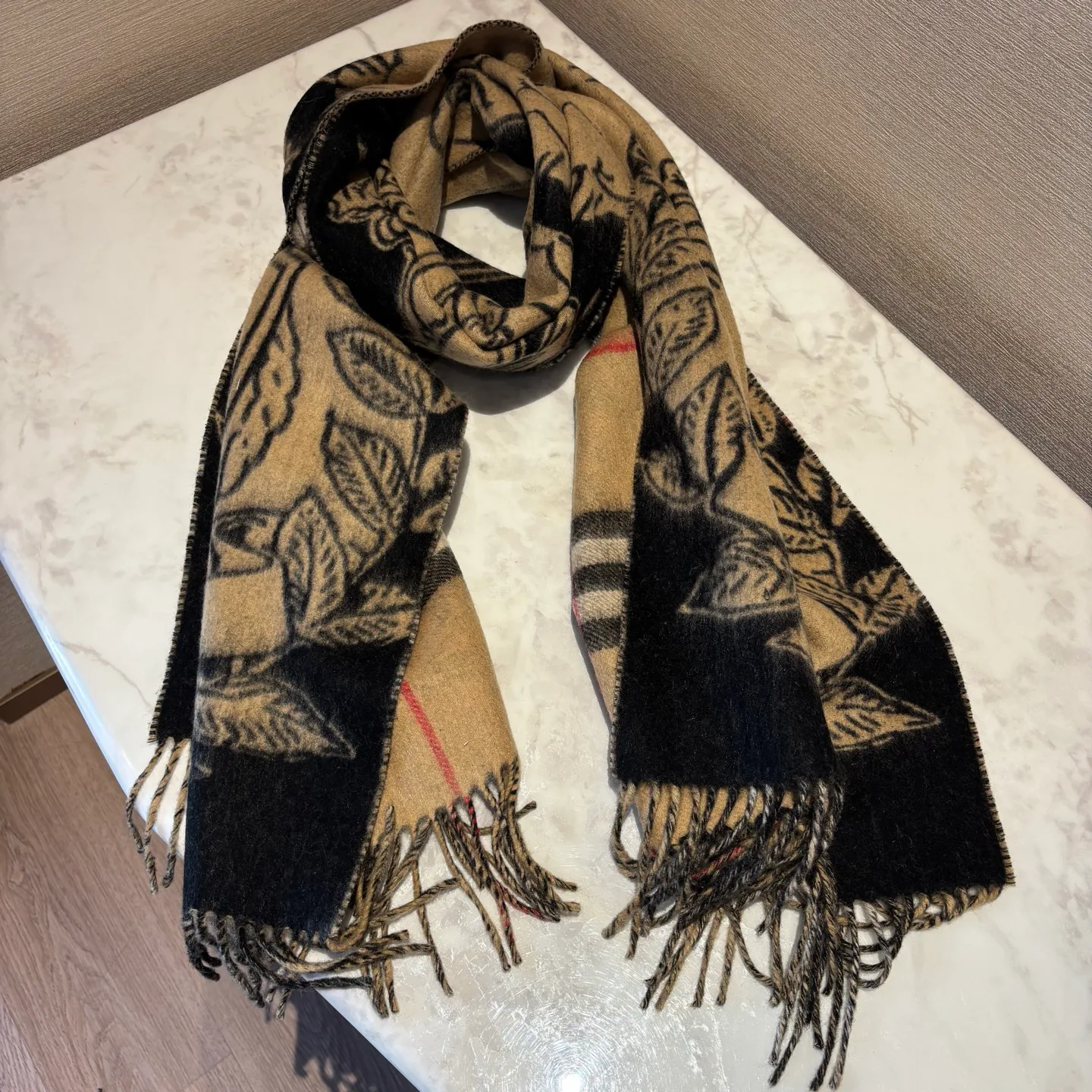 Scarves BURBERRY 18507335