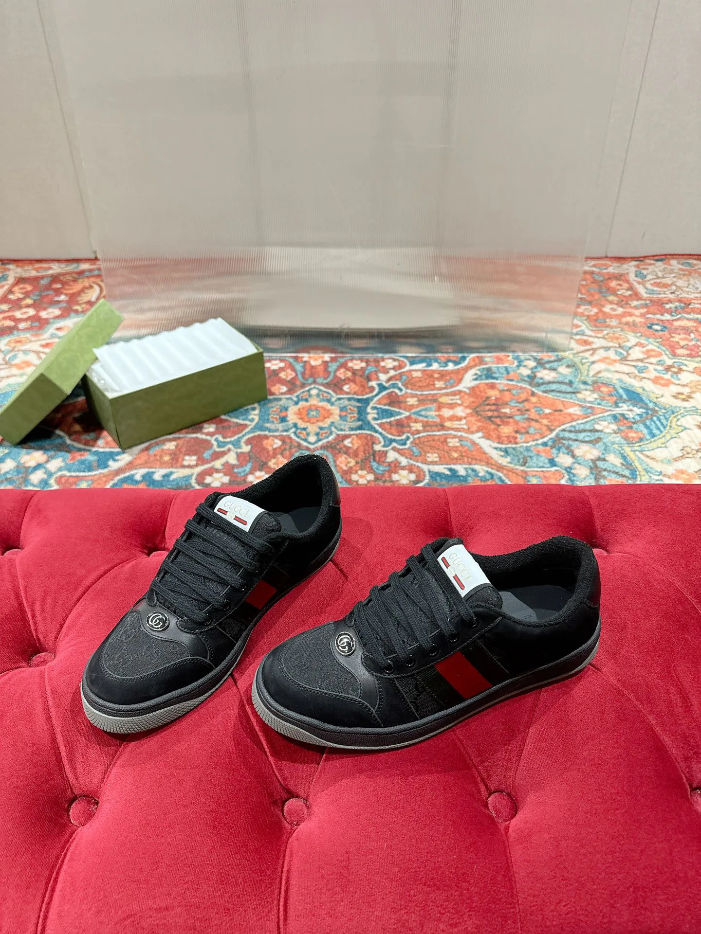 Women's Sneakers GUCCI 17956657
