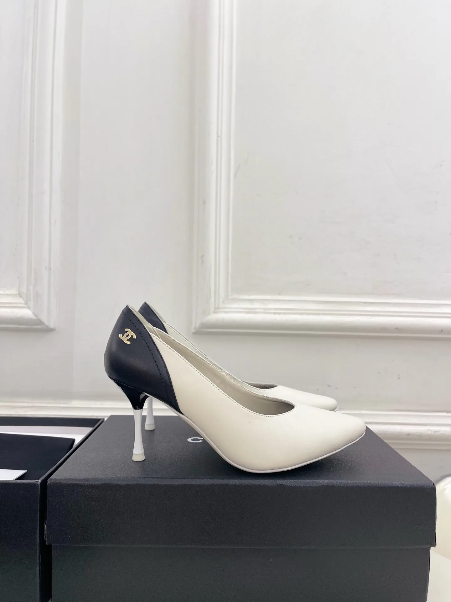 Women's Heels CHANEL 18034596
