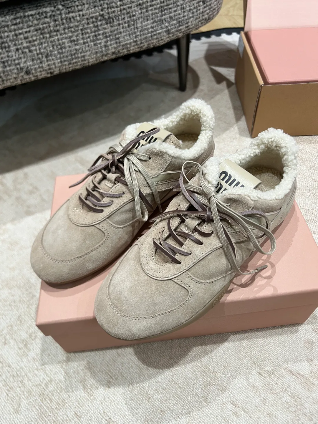 Кроссовки Женские Miu Miu 18592406