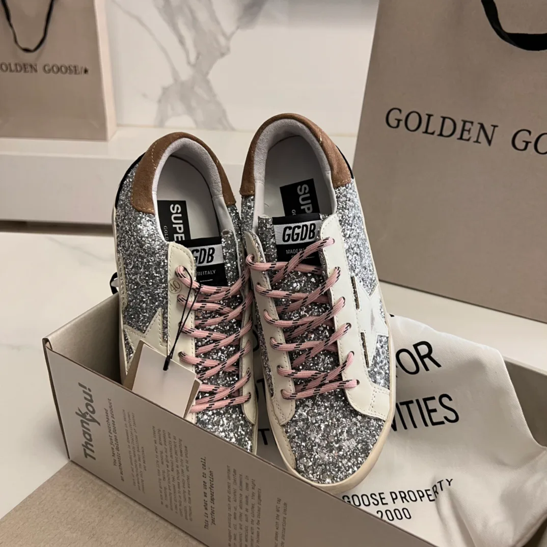 Women's Sneakers GOLDEN GOOSE 16995667