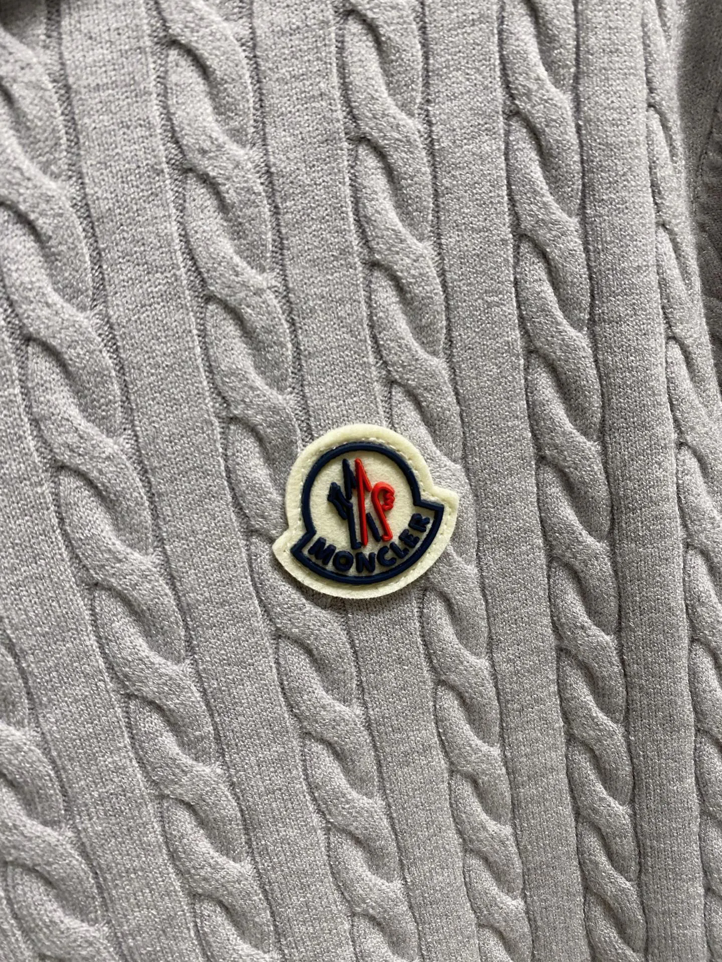 Men's Jumpers And Sweaters MONCLER 18098172